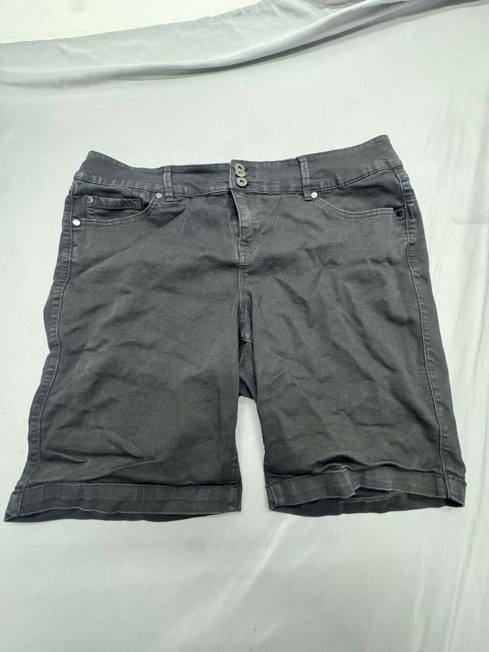 Torrid Jegging Shorts Size 22 Black Denim Bermuda Roll Cuff